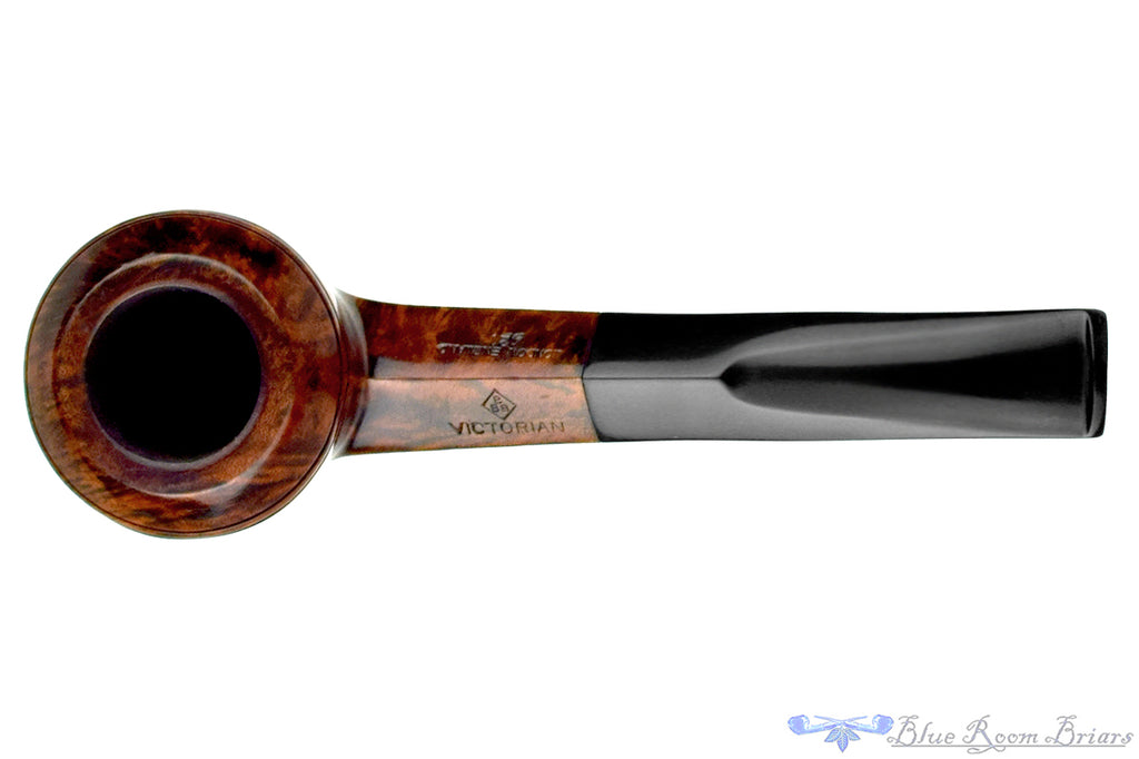 Blue Room Briars is proud to present this BBB Victorian 421 Bent Bulldog Estate Pipe