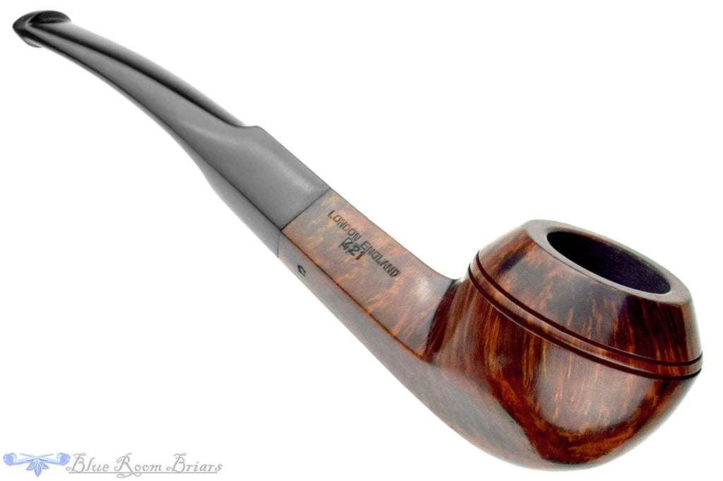 Blue Room Briars is proud to present this BBB Victorian 421 Bent Bulldog Estate Pipe