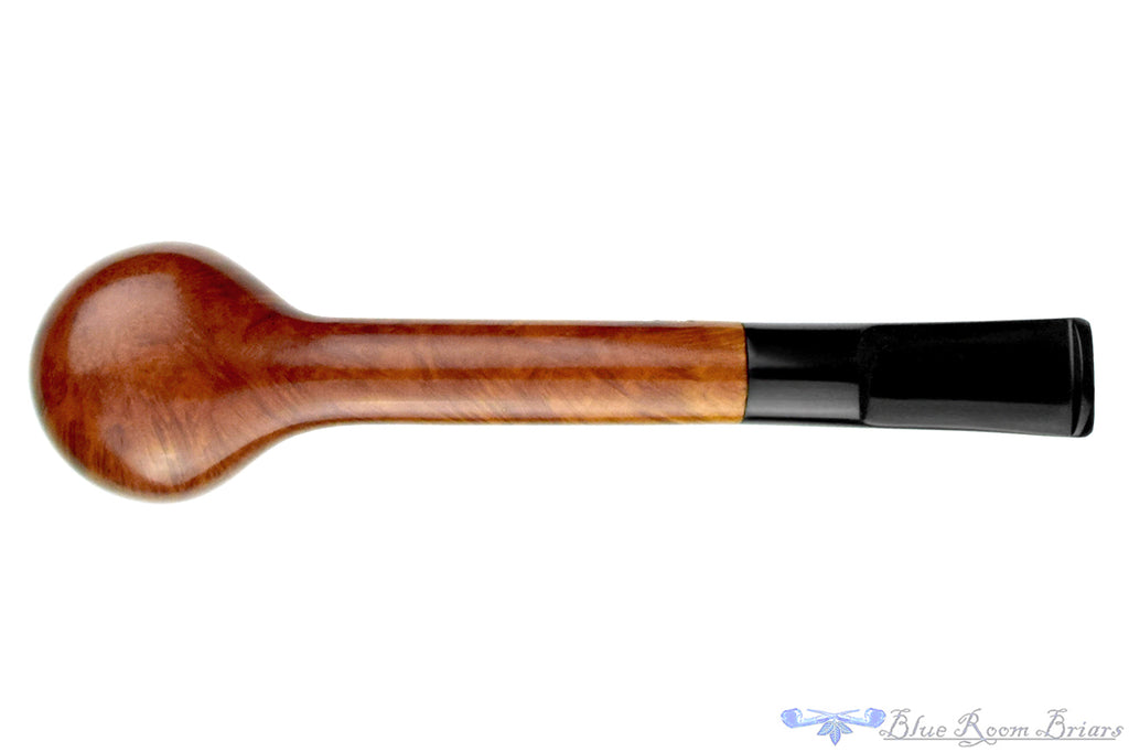 Blue Room Briars is proud to present this KK Lovat Estate Pipe