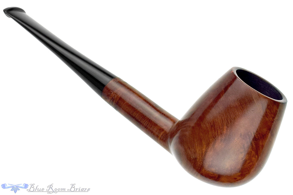 Blue Room Briars is proud to present this Svendborg Bark De Luxe 20 Brandy Estate Pipe