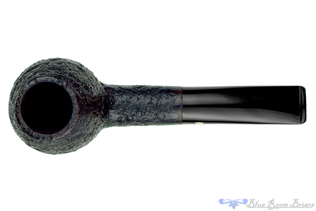 Blue Room Briars is proud to present this Stanwell DM (1997 Make) Sandblast Apple Estate Pipe