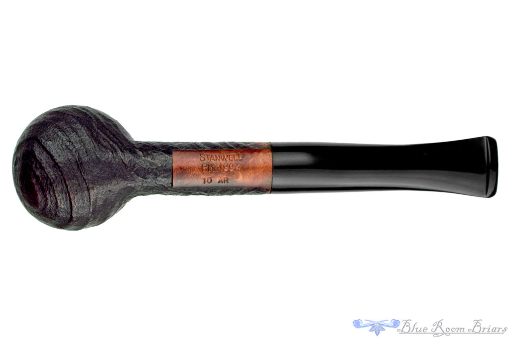 Blue Room Briars is proud to present this Stanwell RM (1994 Make) Sandblast Billiard Estate Pipe