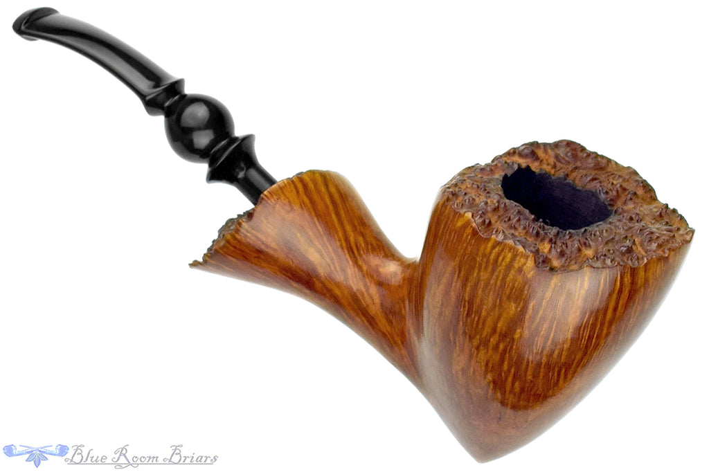 Blue Room Briars is proud to present this Nørding Bent Freehand with Plateaux Estate Pipe