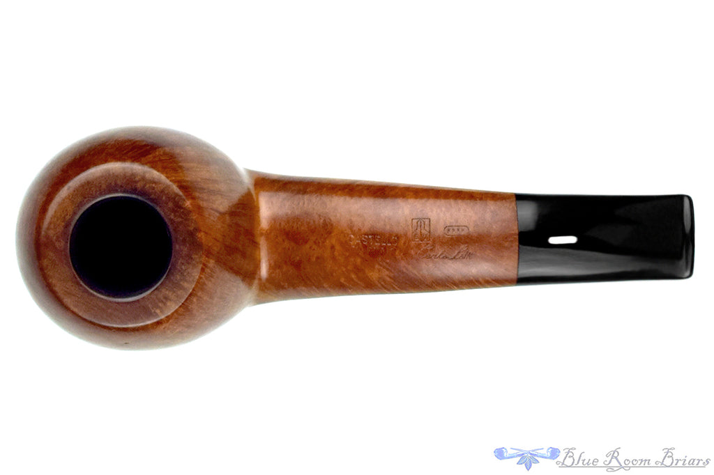 Blue Room Briars is proud to present this Castello Collection KKKK Hawkbill Estate Pipe