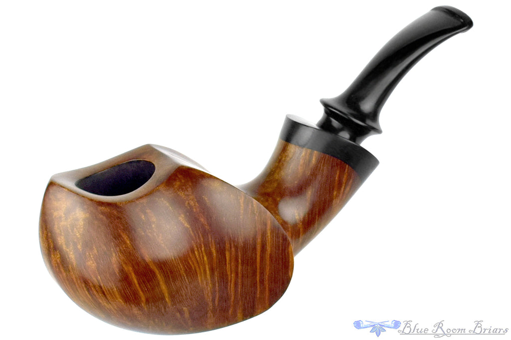 Blue Room Briars is proud to present this Jan Pietenpauw Pipe Bent Rhinoceros Sitter with African Blackwood