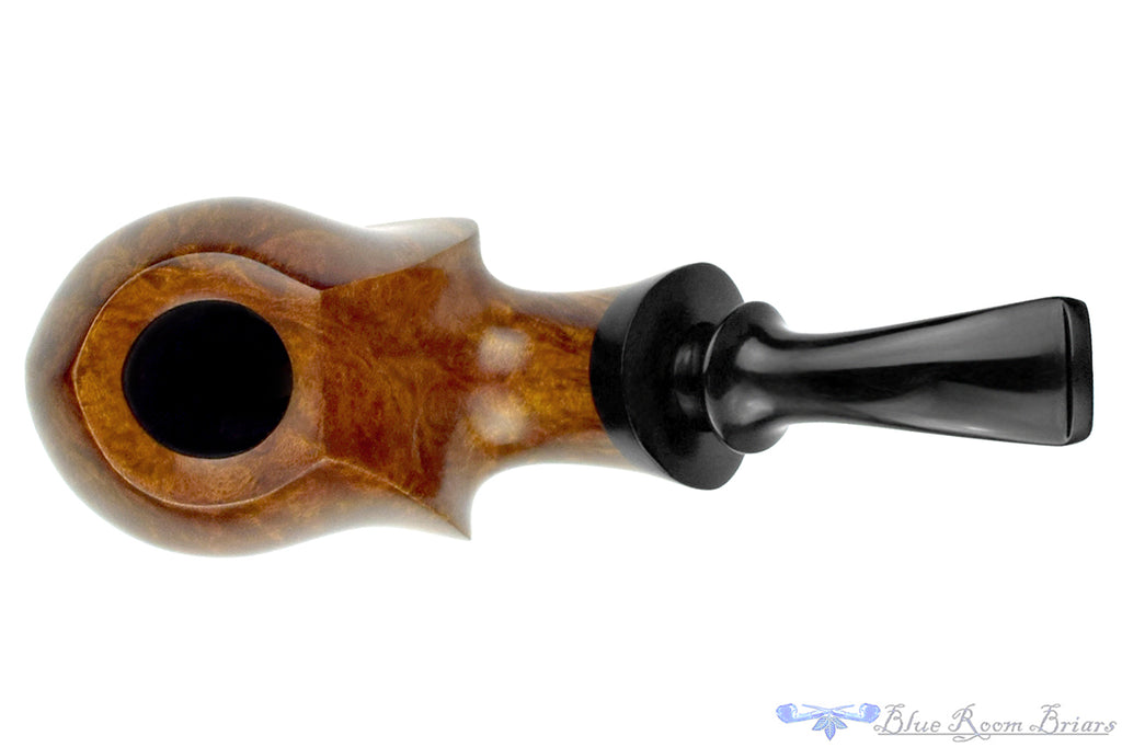 Blue Room Briars is proud to present this Jan Pietenpauw Pipe Bent Rhinoceros Sitter with African Blackwood