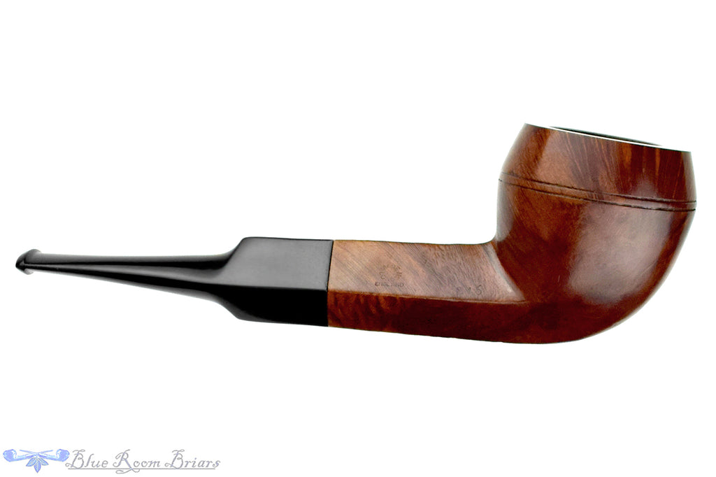 Blue Room Briars is proud to present this Comoy's Extraordinaire 216 Bulldog Estate Pipe