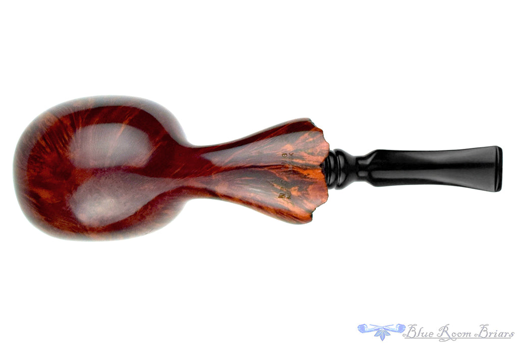 Blue Room Briars is proud to present this Nørding Bent Freehand with Plateaux Estate Pipe