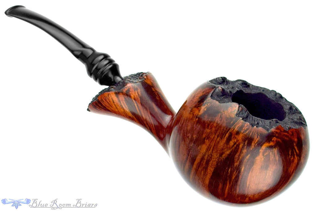 Blue Room Briars is proud to present this Nørding Bent Freehand with Plateaux Estate Pipe