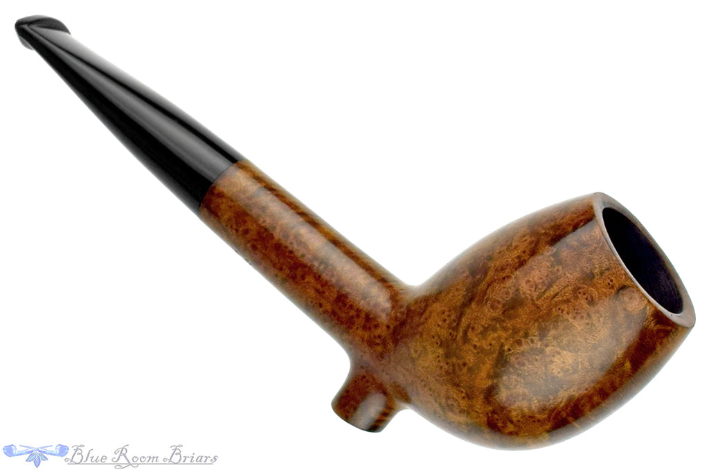 Blue Room Briars is proud to present this BriarWorks Classic C141 Cutty Estate Pipe