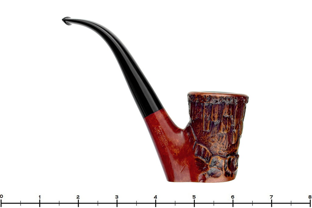 Blue Room Briars is proud to present this Capitello Gotico Bent Carved Dublin Sitter Estate Pipe