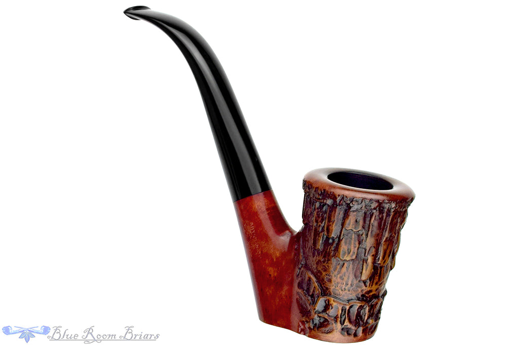 Blue Room Briars is proud to present this Capitello Gotico Bent Carved Dublin Sitter Estate Pipe