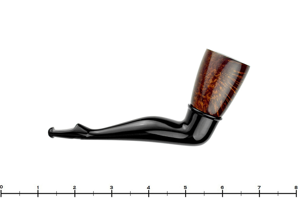 Blue Room Briars is proud to present this Chris Morgan Pipe High-Contrast Lady's Leg