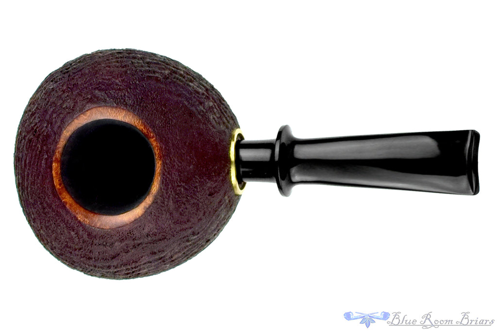 Blue Room Briars is proud to present this Dirk Heinemann Pipe Sandblast Grainbug with Brass