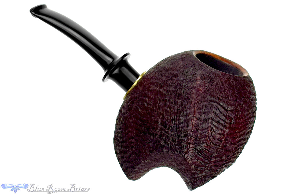 Blue Room Briars is proud to present this Dirk Heinemann Pipe Sandblast Grainbug with Brass