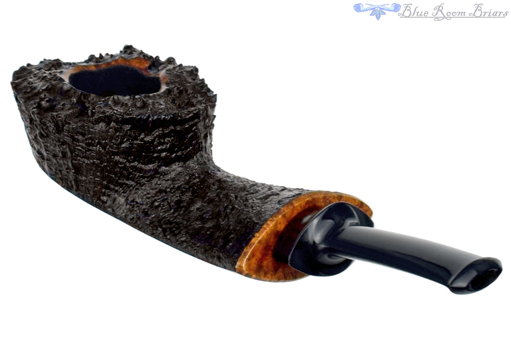 Blue Room Briars is proud to present this David Huber Pipe Sandblast Speeding Wide Shank Dublin with Plateau