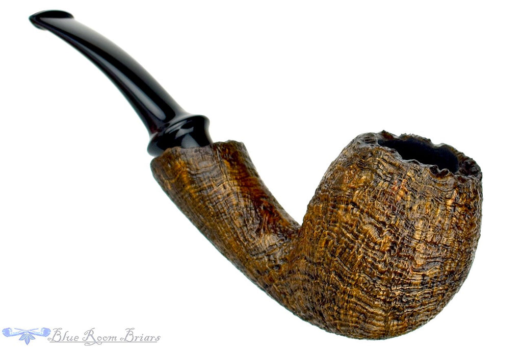 Blue Room Briars is proud to present this Jerry Crawford Pipe 1/2 Bent Ring Blast Egg with Plateaux