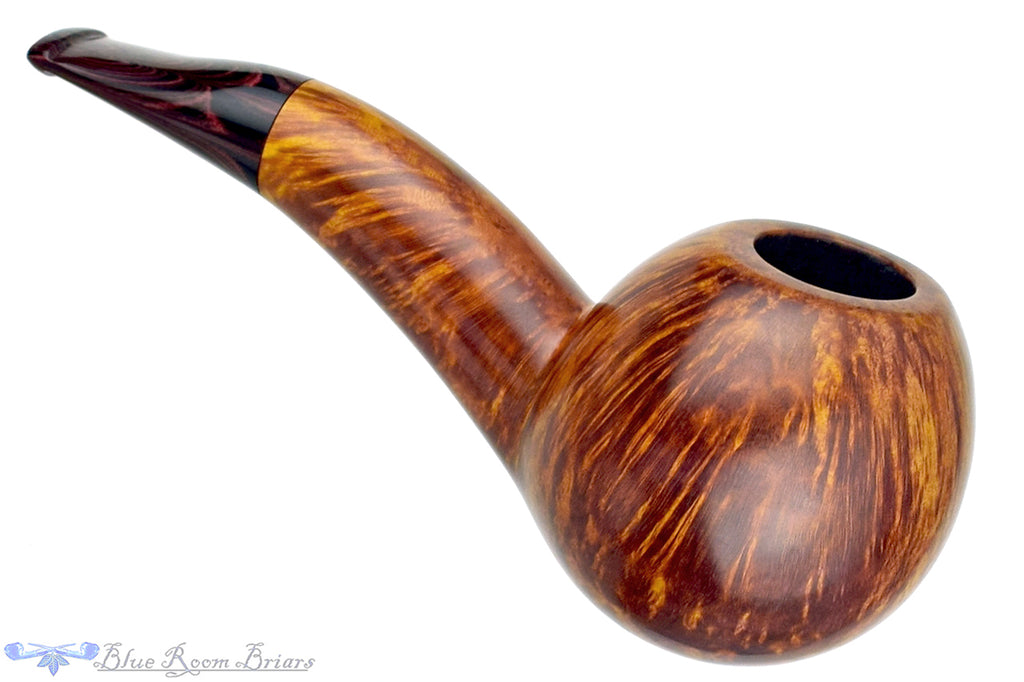 Blue Room Briars is proud to present this Dr. Bob Pipe Smooth Hawkbill with Brindle